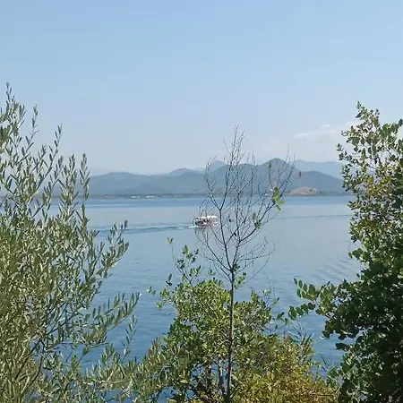 Eses Camping Bungalov Campismo de Luxo *