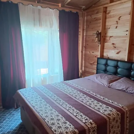 Campismo de Luxo Eses Camping Bungalov