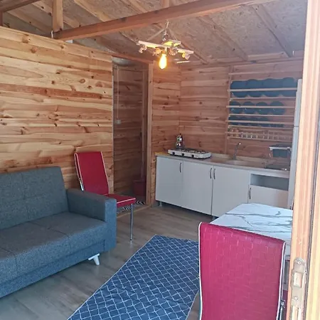 Eses Camping Bungalov Campismo de Luxo *