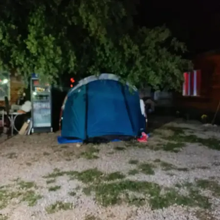 Οργανωμένο κάμπινγκ Eses Camping Bungalov