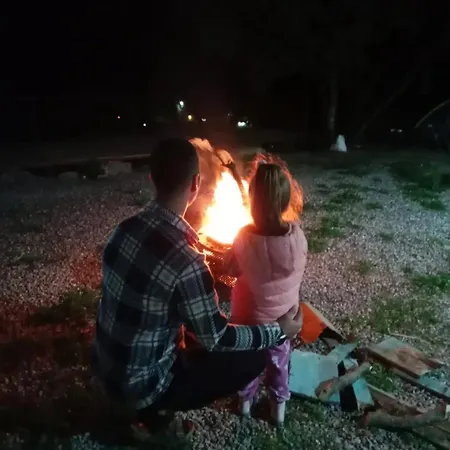 Οργανωμένο κάμπινγκ Eses Camping Bungalov *